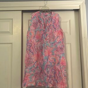 Awesome vintage lily pulitzer dress with gold buttons. Size M